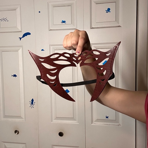 Scarlet Witch costume - Picture 7 of 7